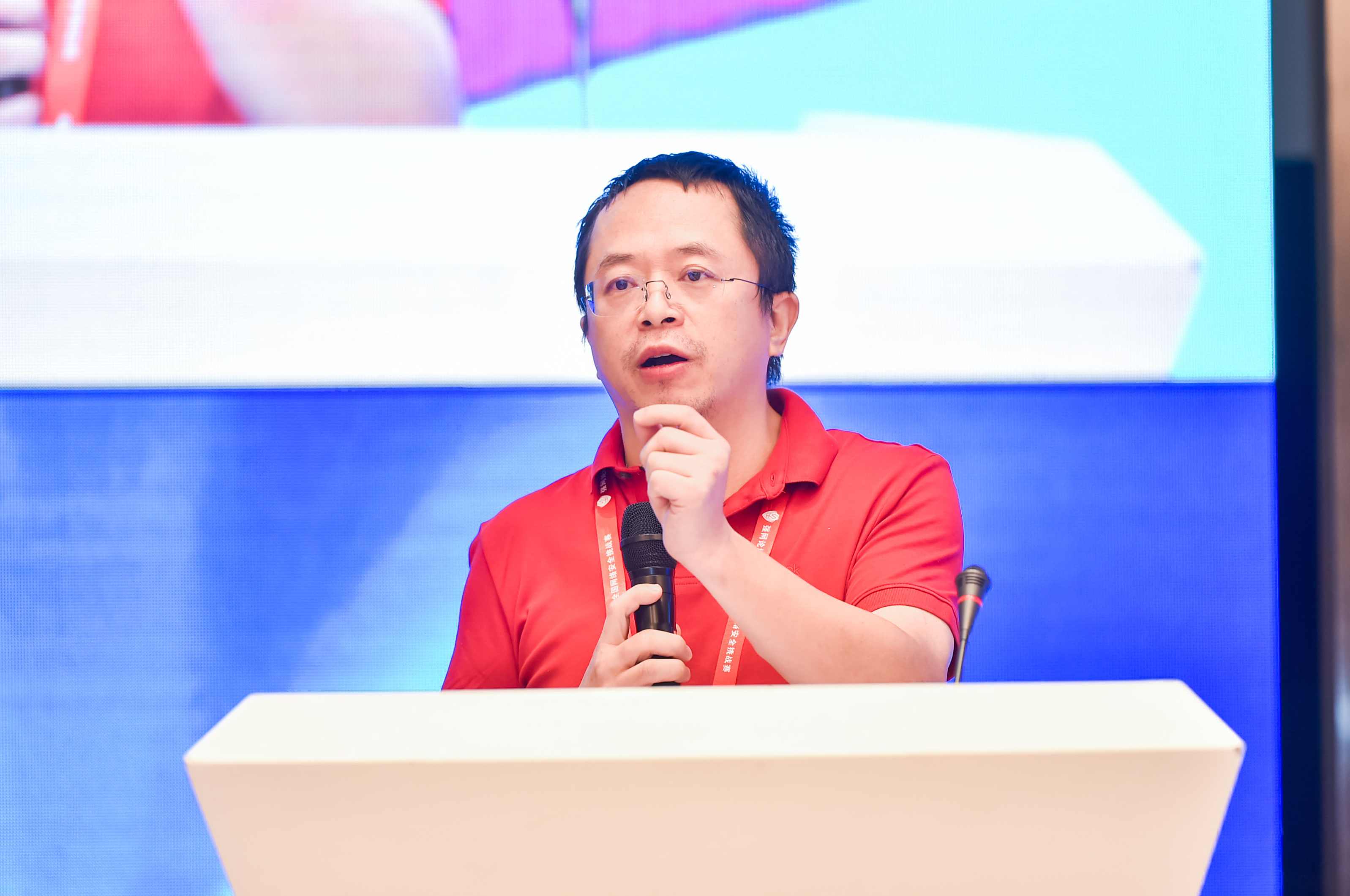 周鸿祎 互联网+时代颠覆式成长高清